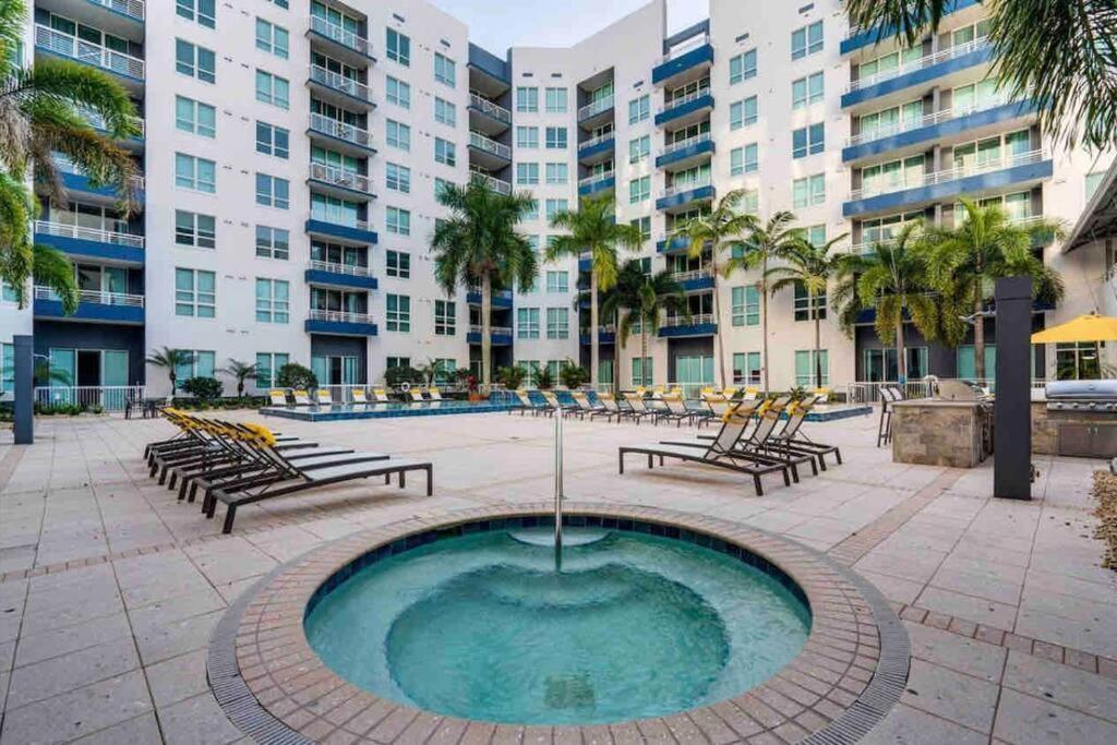 Luxury Apt 3 Mins To Dt Tampa -Pool-Gym-Balcony Exteriér fotografie
